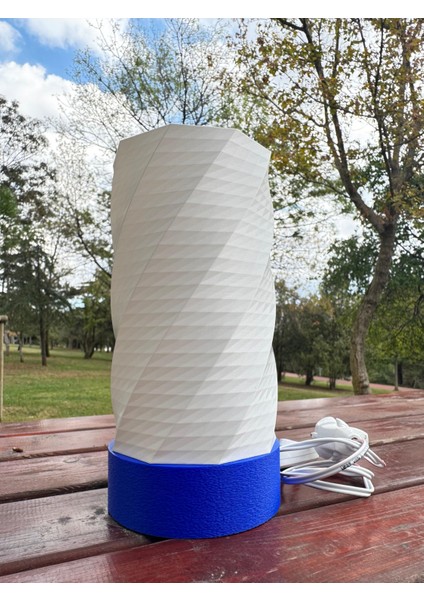 Modern Spiral Tasarımlı Mavi Tabanlı Masa Lambası - Dekoratif Abajur