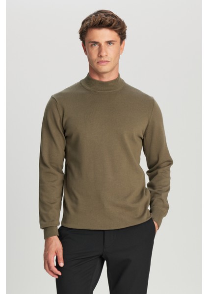 Pamuklu Standart Fit Normal Kesim Yarım Balıkçı Yaka Triko Kazak