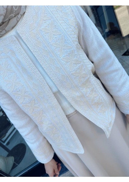 Nakış Işlemeli Keten Ceket Krem modelleri