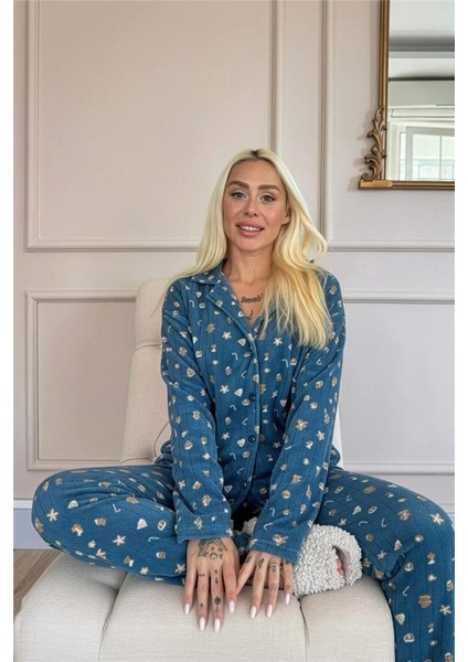 Mavi Cookie Desenli Önden Düğmeli Peluş Polar Pijama Takımı modelleri