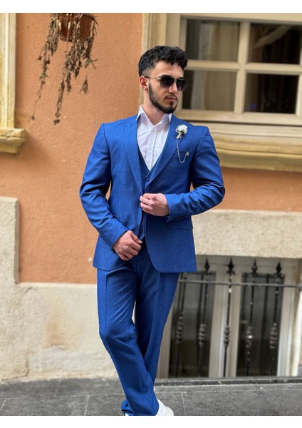 Slim Fit Yelekli Takım Elbise