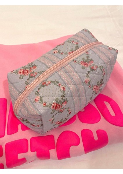 Desenli Büyük Boy Renkli Makyaj Çantası, Şık ve Kullanışlı Seyahat Aksesuarı