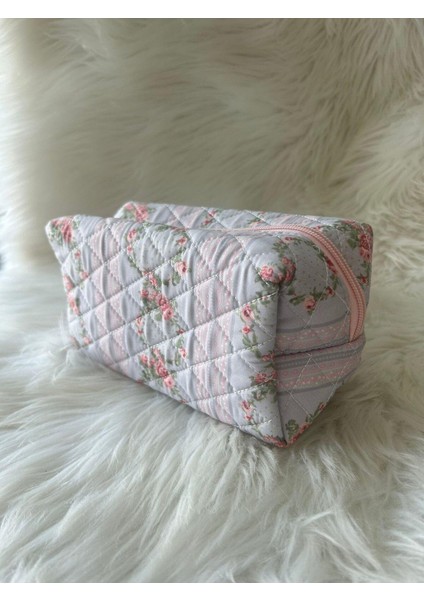 Desenli Büyük Boy Renkli Makyaj Çantası, Şık ve Kullanışlı Seyahat Aksesuarı fiyatları