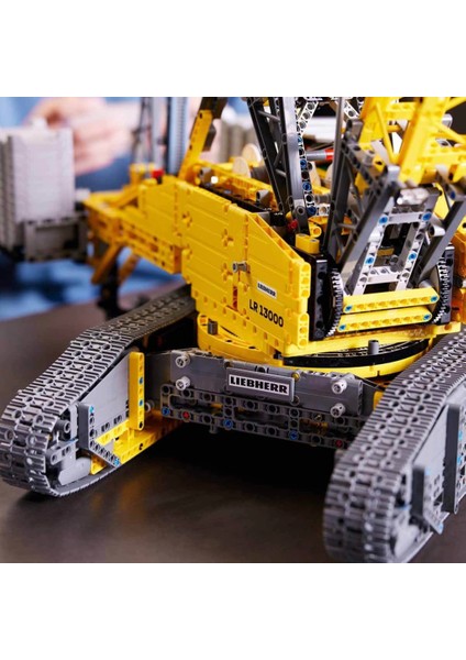 Nessiworld LEGO Technic Liebherr Paletli Vinç Lr 13000 42146 modelleri
