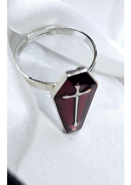 Ayarlanabilir Kırmızı Mineli Haçlı Tabut Yüzük modelleri