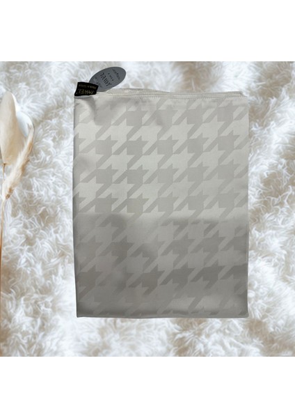 Kazayağı Desenli Jakarlı Krem Şal modelleri