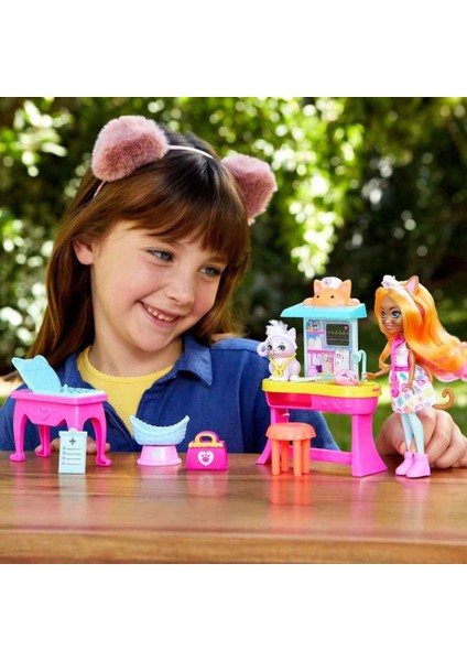 Nessiworld HLH22 Enchantimals Klinik Oyun Seti fiyatları