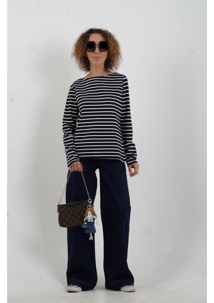 Lacivert Beyaz Çizgili Kayık Yaka Bluz modelleri