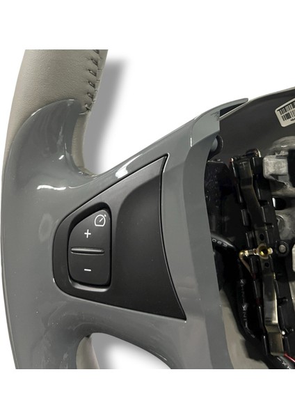 Clio 4 - Captur Outdoor Özel Seri Direksiyon Simidi 484009811R fırsatları