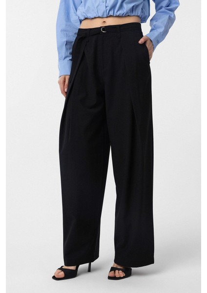 Siyah Kemerli Pilili Kadın Pantolon