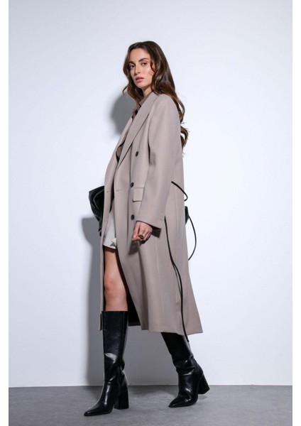 Taş Kemerli Kruvaze Kadın Kaban