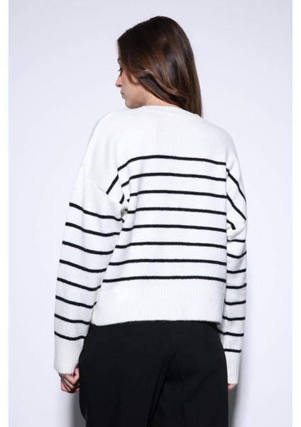 Taş Çizgili Triko Kazak fırsatları