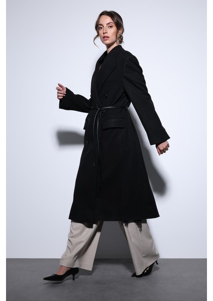 Siyah Kemerli Kruvaze Kadın Kaban fiyatları