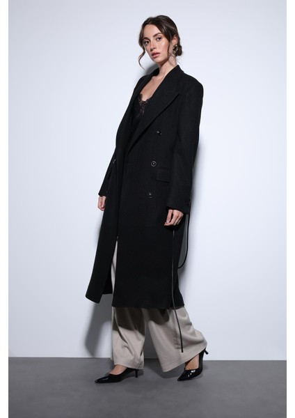 Siyah Kemerli Kruvaze Kadın Kaban modelleri