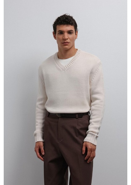 Ekru Dokulu V Yaka Erkek Kazak