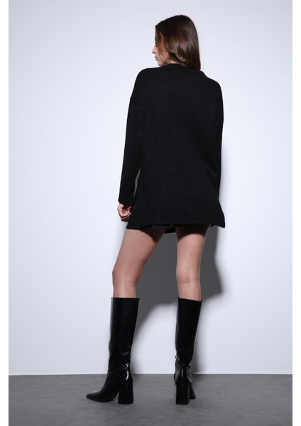 Siyah Yırtmaç Detaylı Kadın Kazak fırsatları