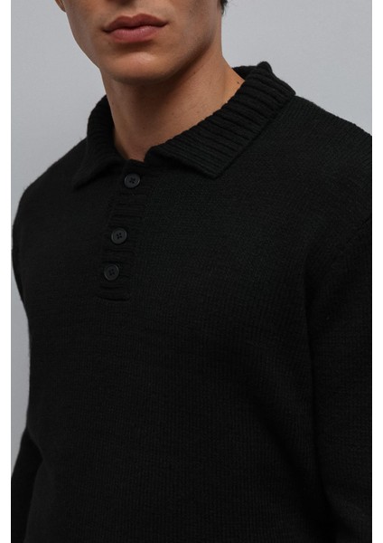 Siyah Düğmeli Yaka Erkek Kazak indirimleri