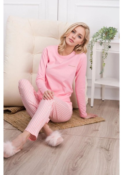 Kadın Giyim Pamuklu & Modal Çizgi Detaylı Pijama Takımı modelleri