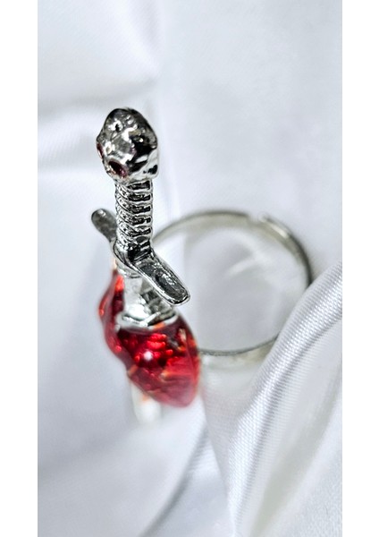 Ayarlanabilir Kırmızı Mineli Kalpli Hançer Yüzük modelleri