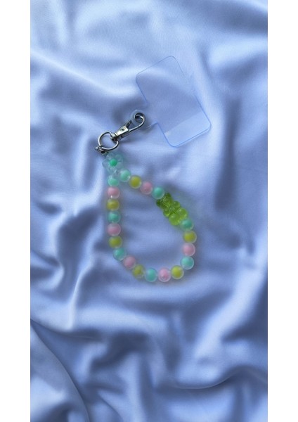 Pastel Boncuklu Ayıcık Charm – Tatlılık ve Tarz Bir Arada fiyatları