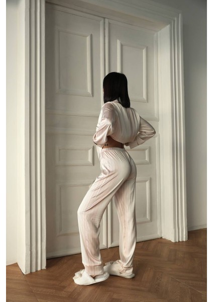 Pudra Krem Uzun Saten Pijama Takımı fırsatları