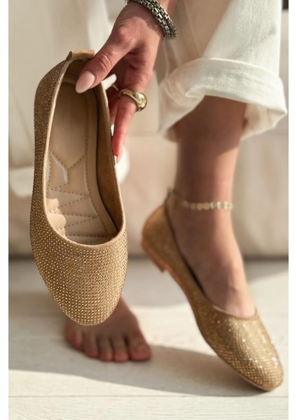 Lodiya Saten Taş Detaylı Babet Bej fırsatları