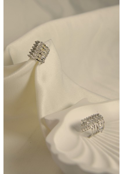 6 Sıralı Üzeri Taşlı Ucu Sallantılı Earcuff