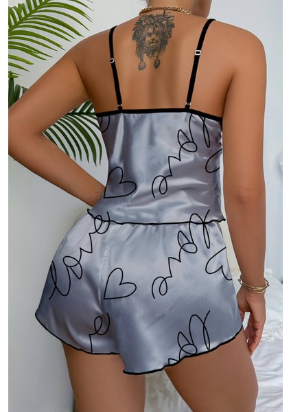 Love Baskılı Gri Saten Şortlu Gecelik Takım fırsatları