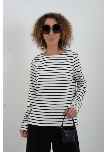 Siyah Beyaz Çizgili Kayık Yaka Bluz