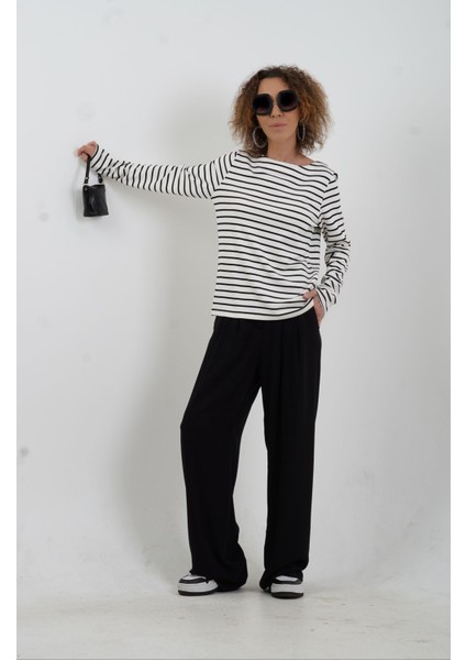 Siyah Beyaz Çizgili Kayık Yaka Bluz modelleri