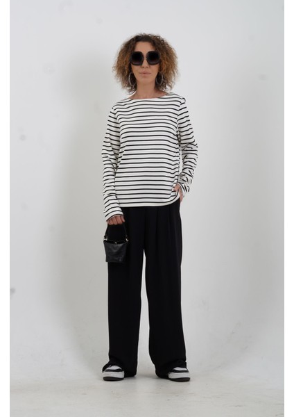Siyah Beyaz Çizgili Kayık Yaka Bluz indirimleri