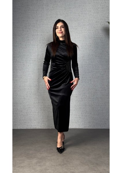 Kadınbalıkçı Yaka Büzgü ve Taş Işleme Detay Maxi Boy Kadife Elbise fırsatları