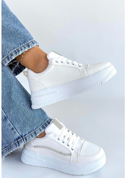 Natte Beyaz Cilt Bağcıklı Spor Ayakkabı fiyatları