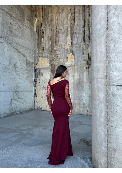 Kadın Esnek Krep Kumaş Kolları Tül ve Taş Detaylı Önü Drapeli Maxi Boy Balık Abiye Elbise Bordo 583118 fırsatları