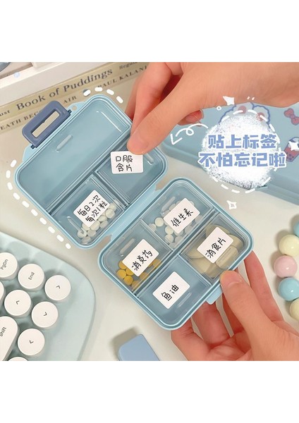 Hap Kutusu Taşınabilir Mini Bir Haftalık Mühürlü Ambalaj Neme ve Toza Dayanıklı Yükseltilmiş Mavi - Küçük Boyut 7 Izgaralar [çıkartmalar + Post-It Notları] (Yurt Dışından) fırsatları