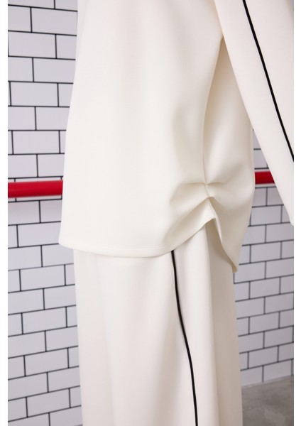 Kontrast Biyeli Eşofman Takımı Ekru fırsatları