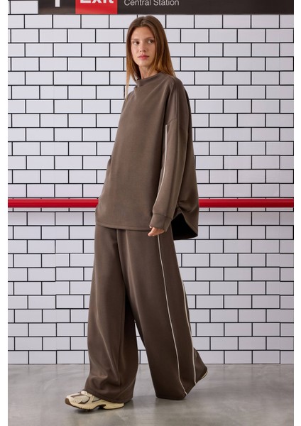 Kontrast Biyeli Eşofman Takımı Kahve modelleri