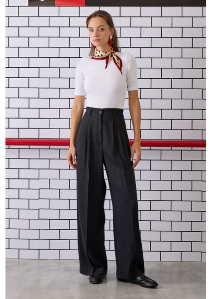 Pile Detaylı Palazzo Pantolon Siyah modelleri