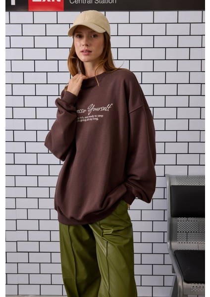Nakışlı Sweatshirt Acı Kahve fiyatları