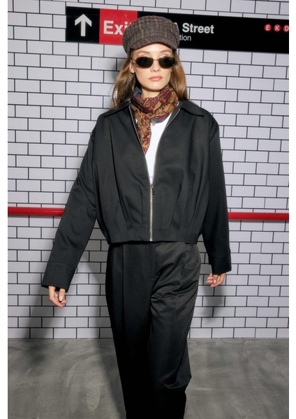 Pile Detaylı Poliviskon Ceket Siyah