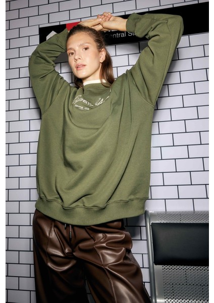 Nakışlı Sweatshirt Yosun Yeşili
