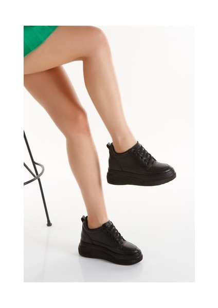 Siyah Kadın Gizli Topuklu Bağcıklı Spor Ayakkabıe