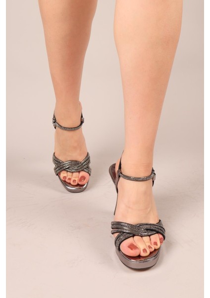 Elara Geçme Taş Platform Topuklu Ayakkabı Platin fiyatları