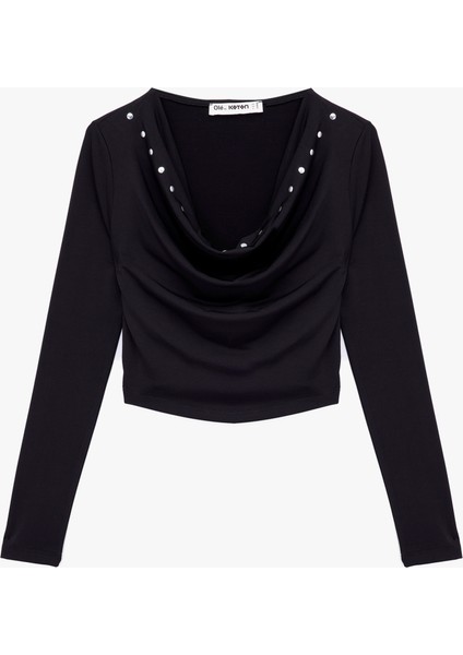 Slim Fit Uzun Kollu Metal Aksesuarlı Degaje Yaka Tişört