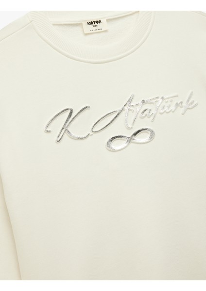 Atatürk Baskılı Uzun Kollu Bisiklet Yaka Şardonlu Sweatshirt modelleri