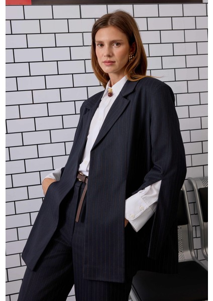 Yırtmaç Detaylı Ceket Lacivert fiyatları