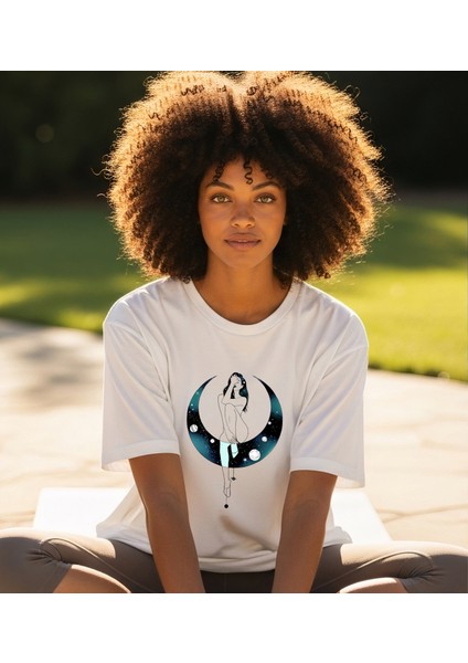 Moon Muse Baskılı Oversize Pamuklu Kadın T-Shirt modelleri