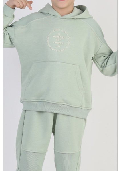 Erkek Kapşonlu Eşofman Takımı modelleri