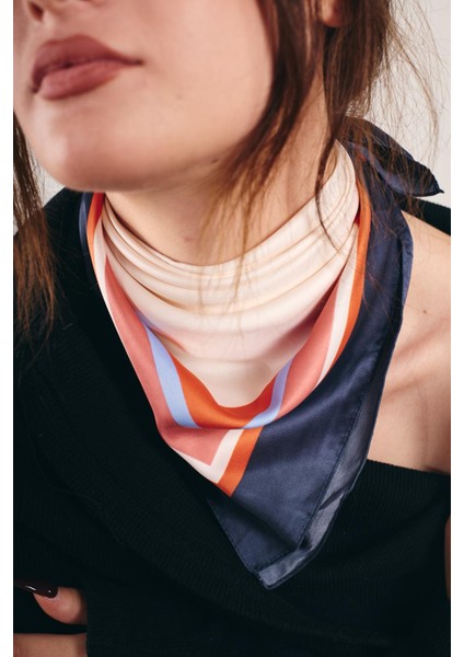 Desenli Saten Fular / Eşarp 80 × 80 cm fırsatları