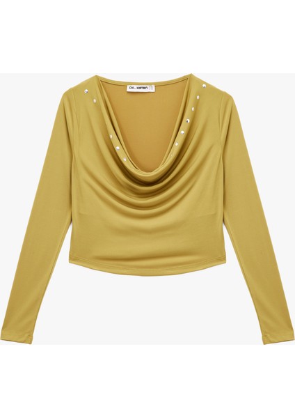 Slim Fit Uzun Kollu Metal Aksesuarlı Degaje Yaka Tişört